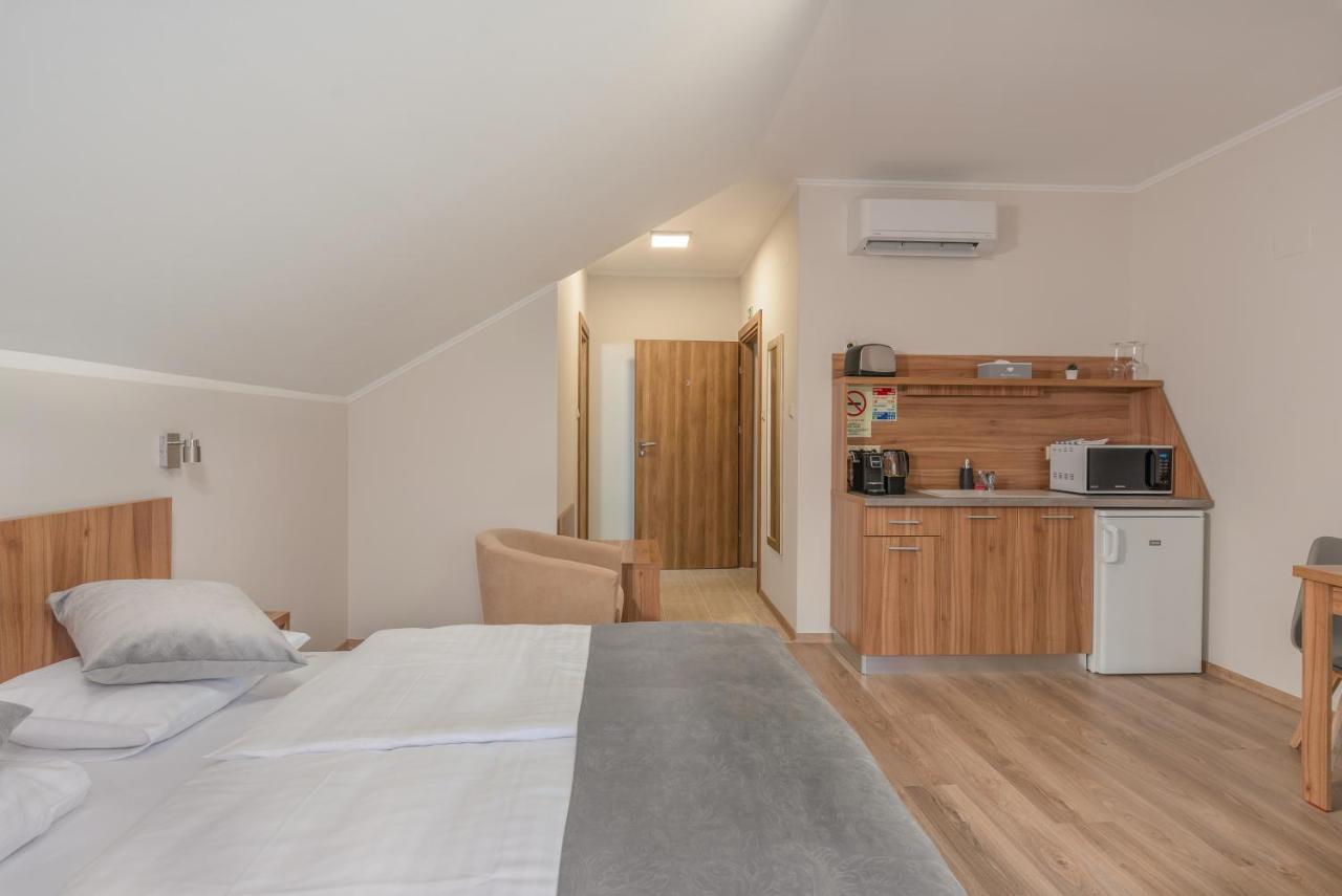 Hidfo Apartman-Nyugalom Szigetei Gyula Exterior photo